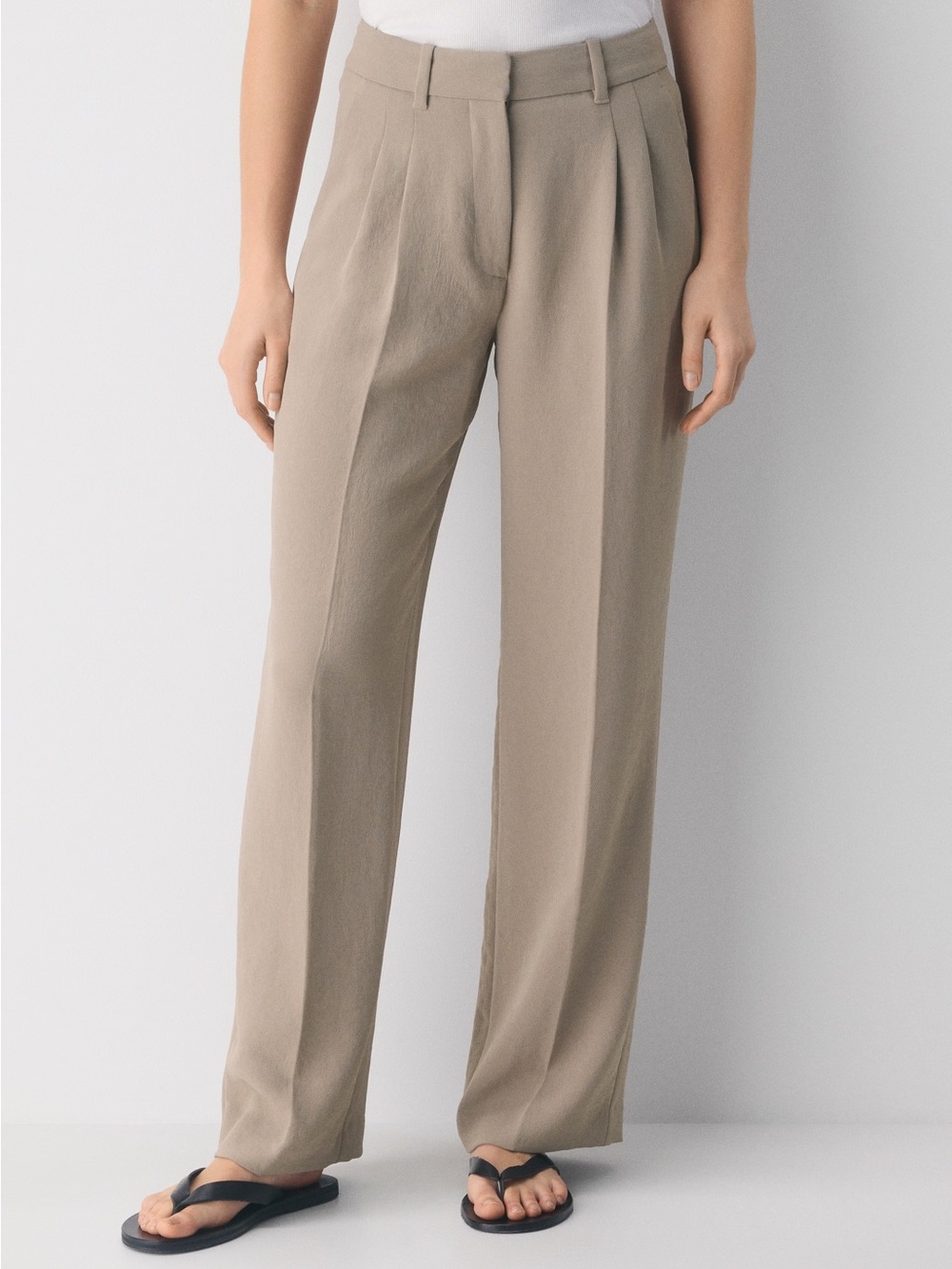 Aritzia The Effortless Curve Fit Pant Crepette